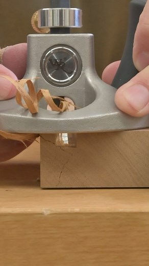 13K views · 3.1K reactions | Taking some big ol’ curly shaving with the router plane. #woodcraft #woodworking #woodwork #handtools #tools #DIY #maker 189057 - WoodRiver Router Plane | Woodcraft | Facebook