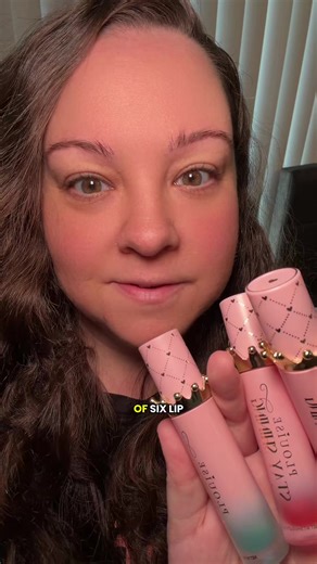 Bad B Energy Lip Tio! How freaking cute is their packaging! Six lip products for that price! What a deal! Go check it out! #plouise #makeup #beautytok #lipgloss #badbenergyjuicebox