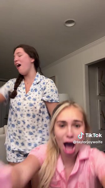 Pajama party #college #roommates #tymyers #pajamas #girls | pijama party