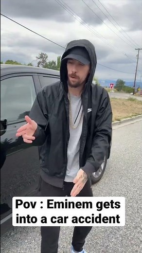 Eminem gets into car accident