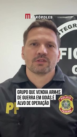 Um grupo criminoso especializado no comércio ilegal de arm4mento pesado por todo o país foi alvo de operação da Força Integrada de Combate ao Crime Organizado em #Goiás (Ficco-#GO) nesta sexta-feira (13/6). A ação contou com o apoio do #Exército Brasileiro e da Receita Federal. Segundo o delegado Delta, da #PolíciaFederal, as investigações foram iniciadas em julho de 2024, após a polícia prender em flagrante um homem que transportava arm4mento de guerra de Goiânia (GO) para o Rio de Janeiro (RJ)