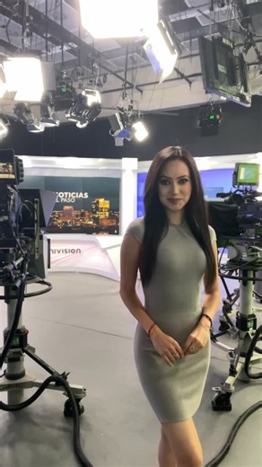 Jacqueline Mata on Instagram: "Entre pronósticos, sonrisas y experiencias inolvidables.🌦️Happy National Weather Presenter’s Day! Gracias por la oportunidad de compartir con ustedes el pronóstico del clima."