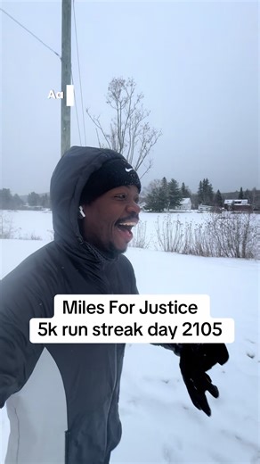 Running in fresh snow in the northeast. Almost lost my phone in the deep snow 😱 #running #runner #runstreak #marathon #raceday