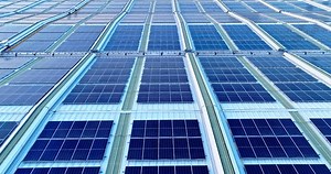 发电厂里有大量的太阳能电池板 库存影片视频（100% 免版税）3652444461 | Shutterstock