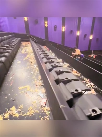#viral | Working At A Movie Theatre