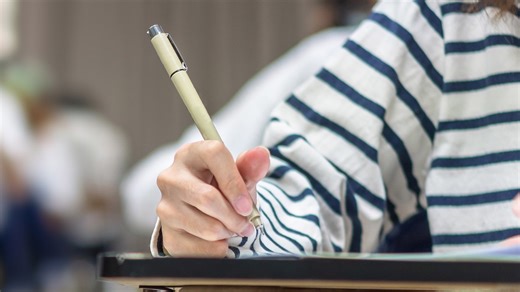 Oskaloosa schools offering stipend to student teachers in hopes of locking down future educators