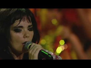 Björk : Bachelorette (Voltaic) Live Paris, France 2009 HD