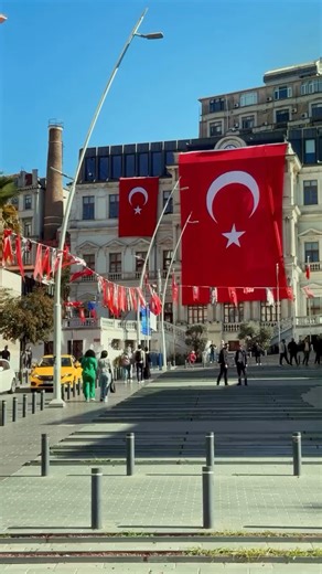 2.4K views · 3 comments | OLX Pakistan ka sab say bara online classifieds platform hai jahan har kisam kay products aur services miltay hain even travel & visa consultations! | OLX Pakistan | Facebook