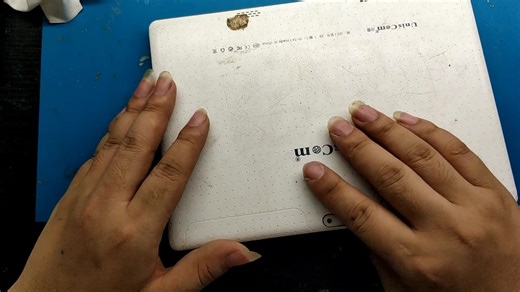 04:32 国产杂牌平板电脑拆解，想买便宜平板的，来看看里面做工用料如何