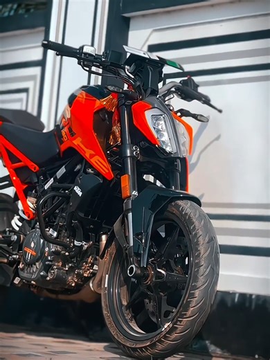 Unveiling the KTM Duke 160: A Thamil Enthusiast's Dream