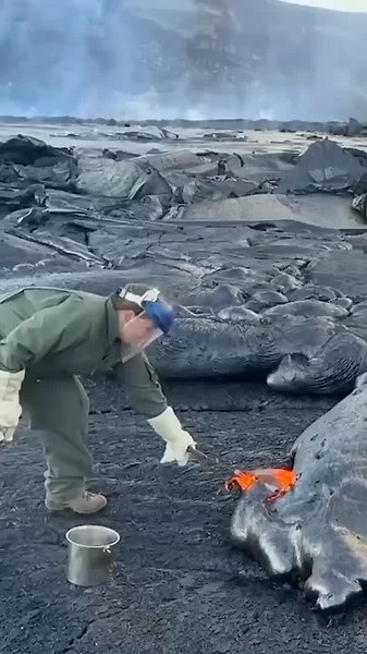 Islandia: Volcán y Lava en Erupción