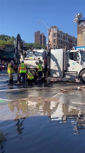 💪🚧DEP is hard at work responding to the water main break in #Inwood, Manhattan. We’re working to isolate the leak and stop it, but we appreciate everyone’s patience. More updates to follow. | NYC Water