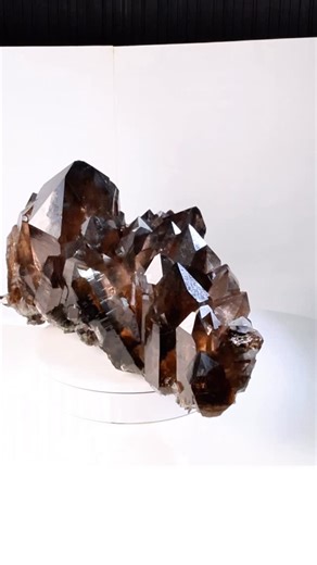 Ghulam Mustafa on Instagram: "❇Mineral: Smoky Quartz with Chlorite ❇Large Cabinet: LWD: 75 x 40 x 30 cm XL: 22 x 15 x 12 cm XL: 3.5 x 2 x 2 cm Weight: 49 Kg ❇Locality: Khaplu Saltoro Mine, Skardu District, Gilgit-Baltistan, Pakistan. ❇️Description: One of the finest latest acquisitions, this remarkable smoky quartz specimen is from the famed Khaplu Saltoro Mine, Skardu District, Gilgit-Baltistan, Pakistan. The overall quality and aesthetics of this smoky quartz rank among the finest examples we 