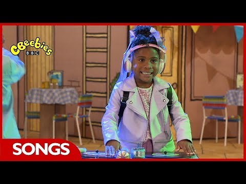 CBeebies Songs | Dolly The Popstar Song | Biggleton