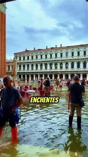 The city that is disappearing under the water 🤯
