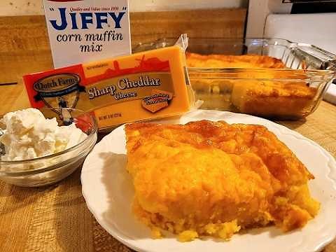 Jiffy Cheesy Cornbread 🧀🍞|🌽👨‍🍳Recipe with Cheddar and Sour Cream😊👍
