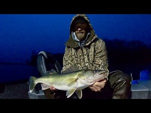 How to Fish a Jig and Plastic for Mississippi River Walleye | Spring Run Mississippi River Walleye