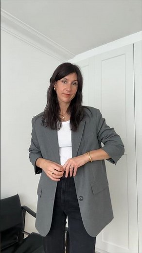 Quick and easy style hack for keeping sleeves pushed up #styleadvice #stylingtips