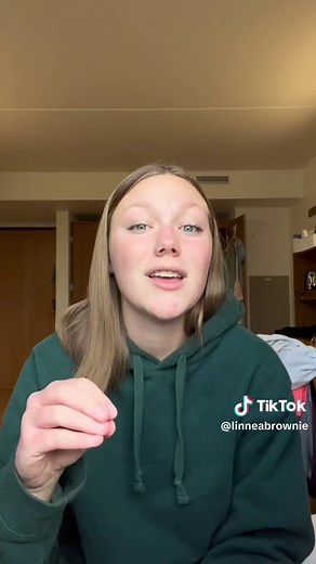 have you been asking yourself whether you need an ipad or a mac for college? here’s the review from a girl with both :) follow along for more college advice!! 🐻🪩 #CapCut #college #collegestudent #collegeadvice #collegeessentials #dorm #dormlife #dormessentials #senior #senioryear #graduation #apple #ipad #macbook #lifestyle #beauty #grwm #ootd #makeup #premed #medschool #cmb #missouri #oklahoma #foryou #fyp