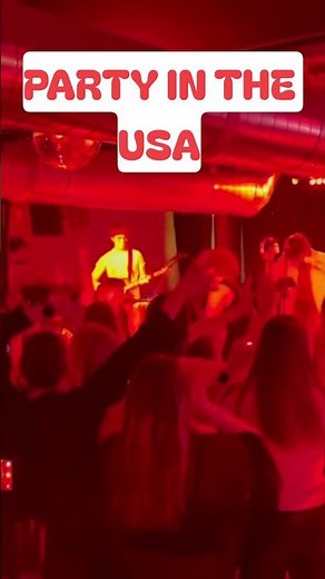 Party in the USA - Miley Cyrus! 🔥🤘 #shorts #concert #pop #partyintheusa #mileycyrus