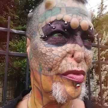 I identify as a genderless dragon, not a human 🐲 #fbreels #hookedonthelook #gender #identity #genderless #plasticsurgery #cosmeticsurgery #alternative | Hooked On The Look