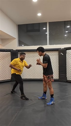 Venkatesh A on Instagram: "🤼‍♂️Single to double leg: shoot single, cut diagonal angle, switch to both legs, drive for clean takedown. Technique focus points 🤼stance with motion(Level change)🤼 🦵🏻Penetration Step inside🦵🏻 🤼Grap opponent leg and switch the grip🤼 ↗️ Use diagonal force to takedown the opponent↗️ #wrestlingcoach #wrestling #coachlife #coach"