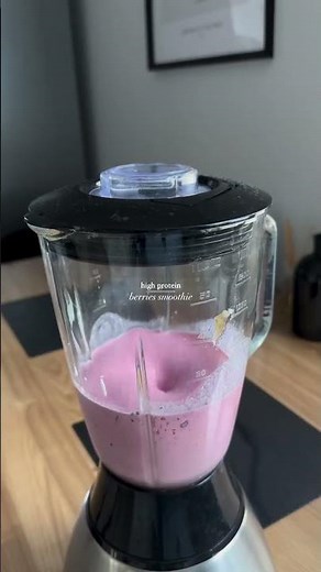 🍓🫐 The easiest High-Protein Berry Smoothie you'll make! 💪✨ #proteinworld #foodshorts #breakfast