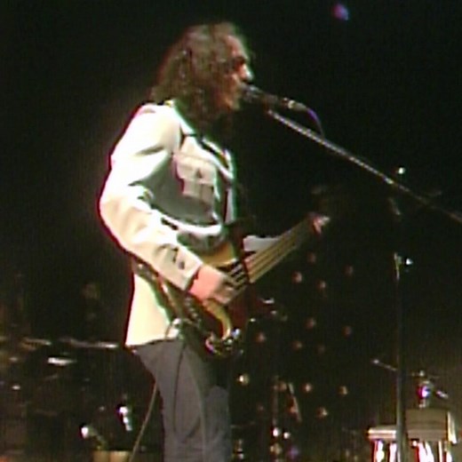 'Arctic Monkeys - Live At The Royal Albert Hall'. El nuevo álbum doble - ya disponible. Todos los fondos recaudados van a War Child UK. | Arctic Monkeys