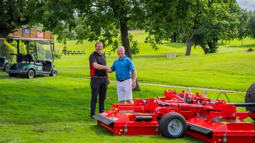 Neil Reeves at Marsden Park Golf Club was the lucky winner of our first Win a Snake competition. Here's what he had to say about his experience with the machine! #PoweringPerformance | Trimax Mowing Systems