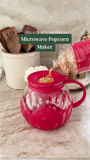 Tell us what you're watching tonight 👀🍿 Shop this popcorn maker for all your movie nights at the link in bio. #amazonfinds #amazonkitchen #movienight 🎥: @sonelymateo