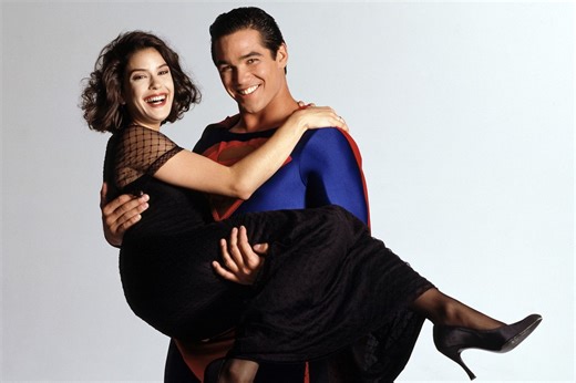 Former Superman Dean Cain says 'Lois & Clark' costar Teri Hatcher cried during every flying scene