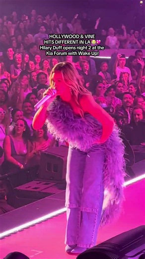 Hilary Duff in LA night 2 😭💖⭐️ #hilaryduff #fyp #losangeles #hollywood #lizziemcguire #concert