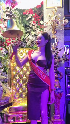 วิดีโอของ M U D M E E 🫦 (@api_mudmee) พร้อมเพลง nhạc nền - KING DOM ON THE MIX