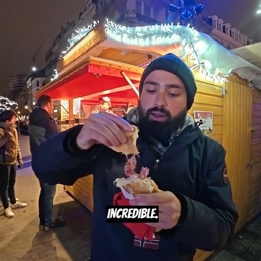 Christmas Street Food In Brussels, Belgium 🇧🇪 #StreetFood #Brussels #Belgium #ChristmasMarket | Travelwithchris
