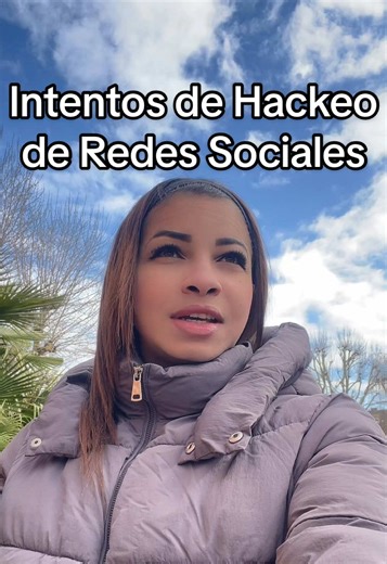 Hoy en día los intentos de hackeo en redes sociales son más comunes de lo que pensamos. Un consejo clave: no uses el mismo correo para todo. Tener uno para iniciar sesión y otro para contacto o colaboraciones puede ayudarte a proteger mejor tus cuentas. Si tienes una marca o empresa, evita usar el correo público como acceso a tus perfiles. Separar estos usos reduce mucho los riesgos. Activa la verificación en dos pasos y revisa tu seguridad con frecuencia. Cuidar tu información también es cuidar