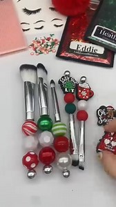 1.7K views | Love these cute beaded brushes? Try adding this idea to your collection! ✨ | LittleLee and Rose | Facebook
