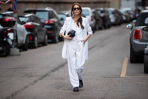El chaleco sigue siendo imprescindible esta primavera, pero se lleva de una forma muy diferente
