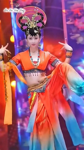 1️⃣5️⃣💃The Ancient Fairy with Mesmerizing Dance Moves #beauty #ChineseDance #SuiErDanceChallenge
