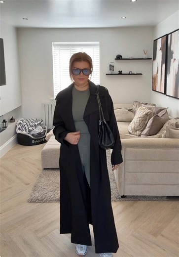 Ootd ✨🤍 Coat @River Island UK Trainers @Nike Handbag @ZARA #ootd #ootdfashionstyle #gymwear #outfitidea