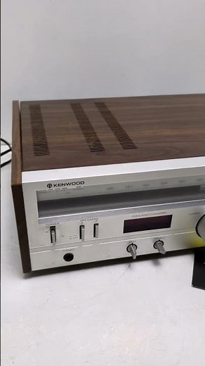 VINTAGE Kenwood KR-720 AM/FM Stereo Tuner Amplifier Receiver