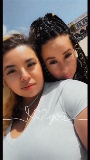 Girls Kiss Girls 💋❤️ | Girl Kisses Another Girl #GirlsKissGirls #GirlLoveGirl #Kissing #GirlsLove