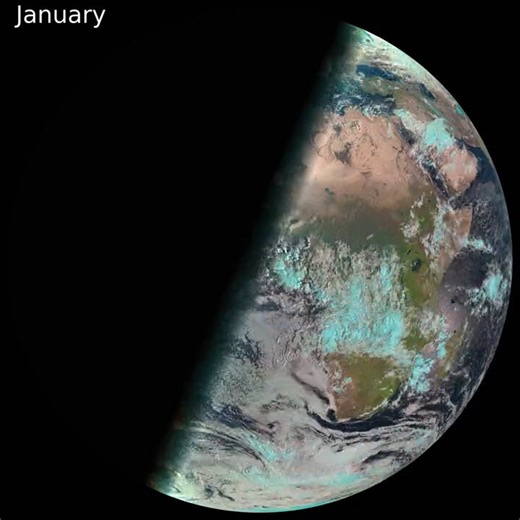 Yearlong time-lapse of Earth showcasing the movement of sunlight