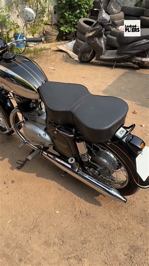 SSR Lockedpliers on Instagram: "Follow @lockedpliers Jawa restored fully Converted to electronic ignition #jawa #yezdi #lockedpliers"