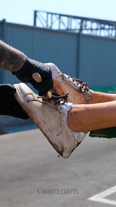 95K views · 727 reactions | Amazing shoe cleaning hacks | 5-Minute Crafts Like | Facebook