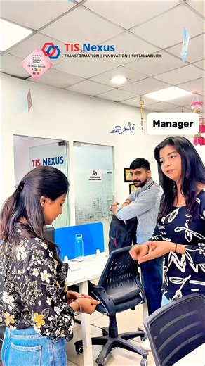 Office me laptop ki jagah Induction Chulha le aaya! 🤣 #corporate #comedy