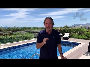 Test vacationer Holger at the sharing pool | Anemos Luxury Grand Resort