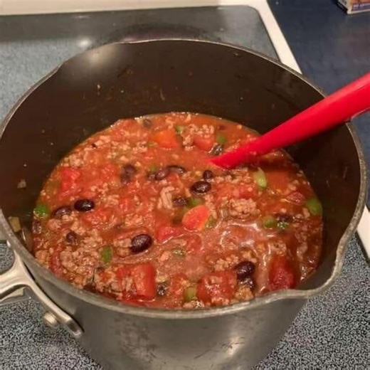 "This is a simple recipe for Texas chili I learned from my mother. I like my chili with a little fire to it, but you can adjust this recipe to your liking." Recipe in first c.o.m.m.e.n.t.⬇️ | Beautiful Life