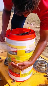 45K views · 10K reactions | HSD mini drum oil in tank taking information // हाइड्रोलिक ऑयल ड्रम-डब्बा पकड़ने और डालने की सही तरीका #excavator #hydraulic #oil #drum #bucket #taking #tips #operator #gyearthmovers #status #hyundai #jcb #komatsu #sany #volvo #cat #knowledge #helper #information @gyearthmovers | Gyearthmovers | Facebook