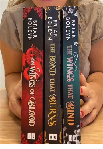 Beautiful Book Display Ideas for Your Bookshelves