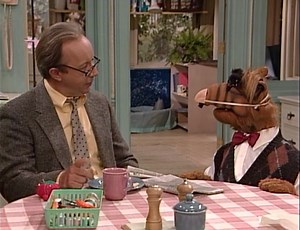 You Can Stream These 5 Halloween Episodes of ‘80s Sitcoms on YouTube!